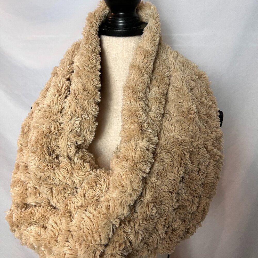 Women's Beige Faux Fur Infinity scarf